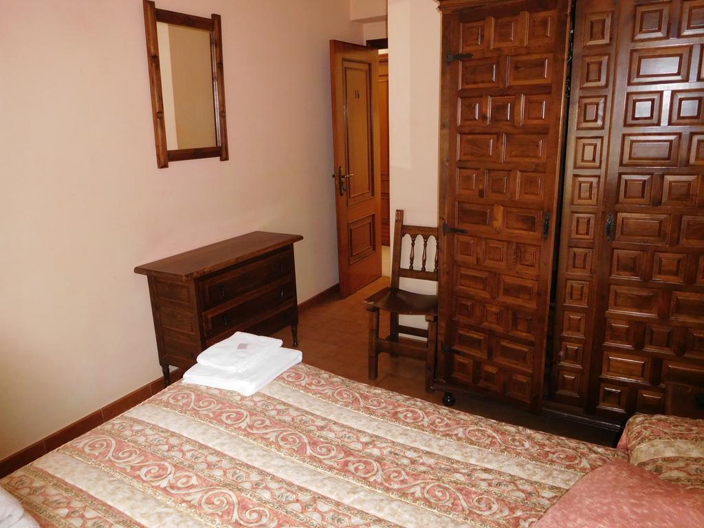 Pension Estrada Сантьяго-де-Компостела Екстер'єр фото